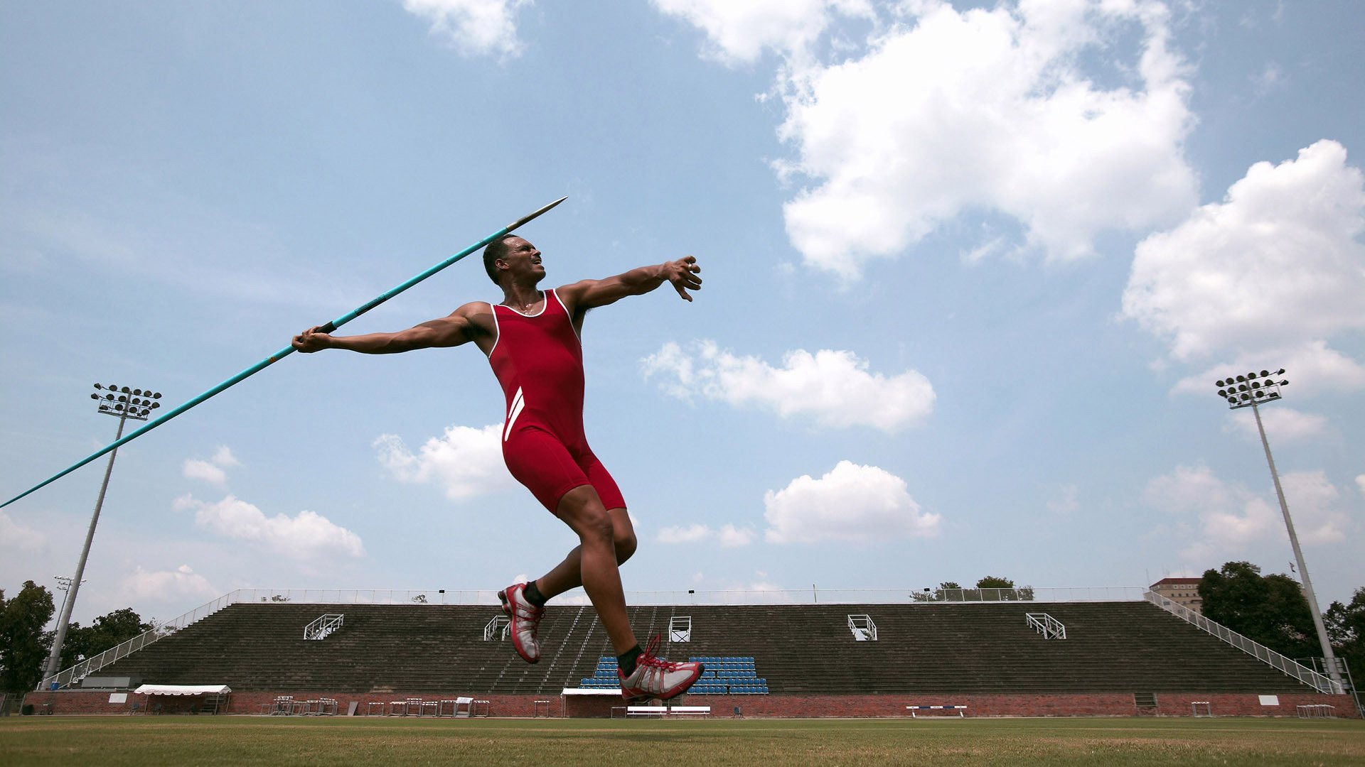 丹·卡特的领导力与球场表现,巩固了全黑队的核心地位,卡特丹宁斯